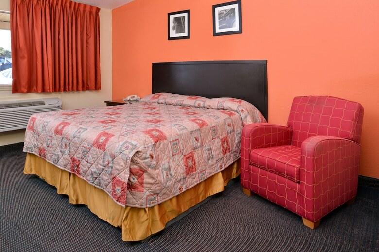 Motel Scottish Inn And Suites