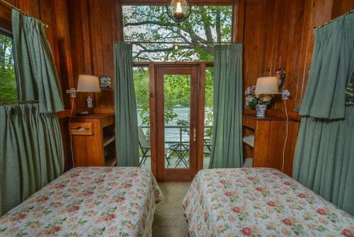 Sunset Terrace Three-bedroom Holiday Home