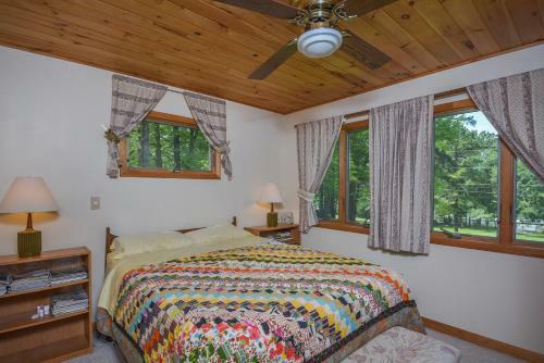 Lakeview Cottage Three-bedroom Holiday Home