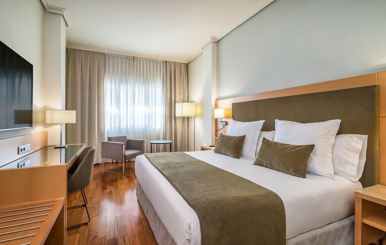 Hotel Barcel� Murcia Siete Coronas