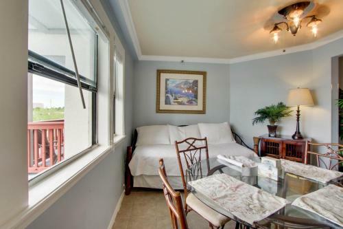 The Inn At St. Thomas Square #1208a