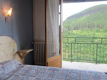 Hotel de La Gare Et Des Rochers