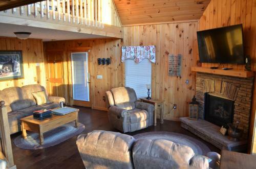 A Grand View From Above #225 - Two Bedroom Cabin