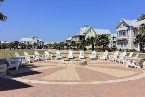 Cinnamon Shore- Lollygag 107 St