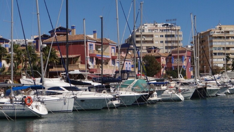 Apartamentos Marina Internacional