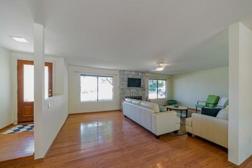 203. The Mottle Villa | Rm 3br/3ba