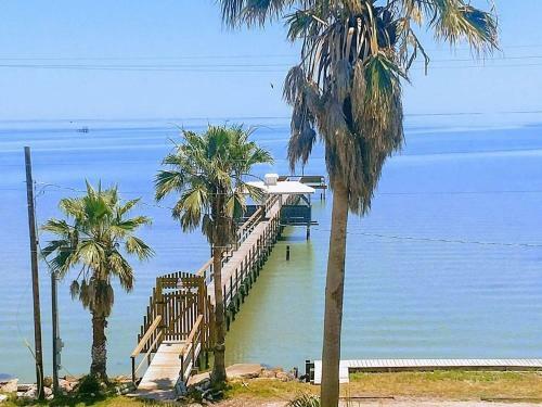 Hotel Pelican Bay Resort