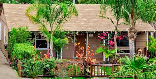 #363 - Poolside Paradise Three-bedroom Holiday Home