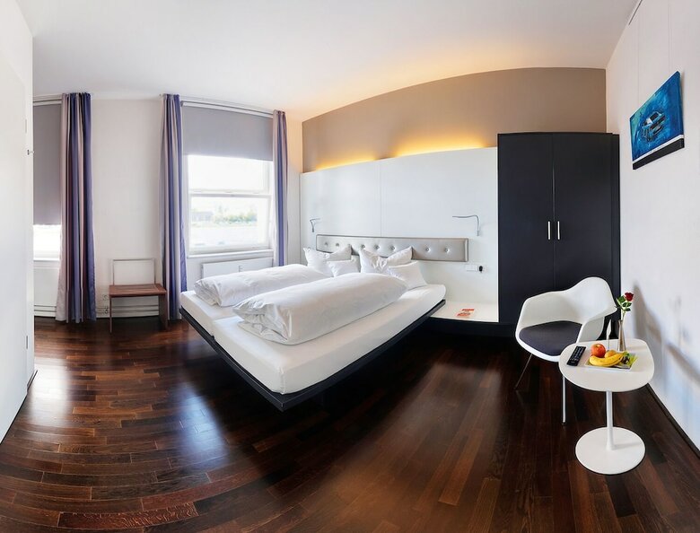 V8 Hotel Classic Motorworld Region Stuttgart
