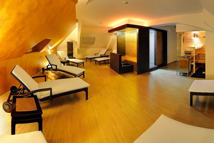 V8 Hotel Classic Motorworld Region Stuttgart