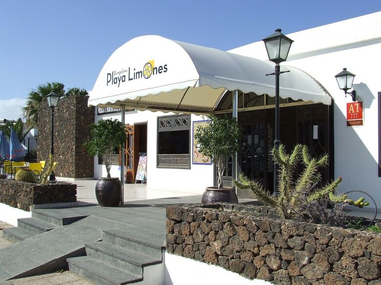 Apartamentos Playa Limones