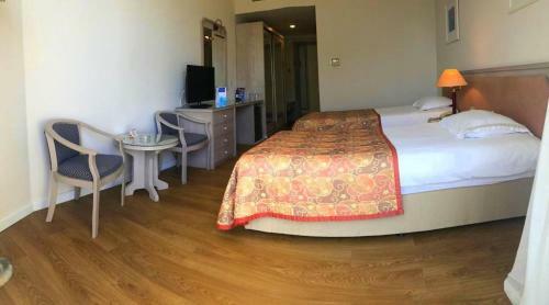 Hotel Deniz Kizi On A Sandy Beach