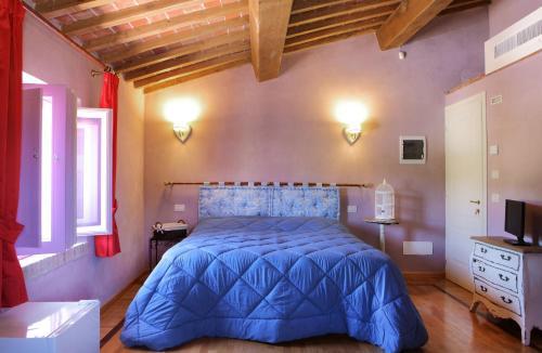 Altopascio Villa Sleeps 17 Pool Air Con Wifi