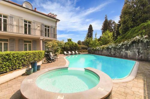 Stresa Villa Sleeps 16 Pool Air Con Wifi
