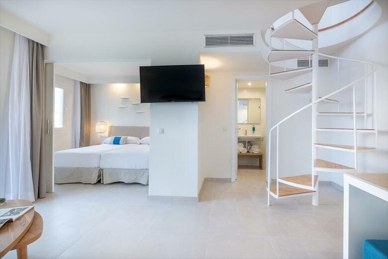 Apartamentos Carema Beach Menorca