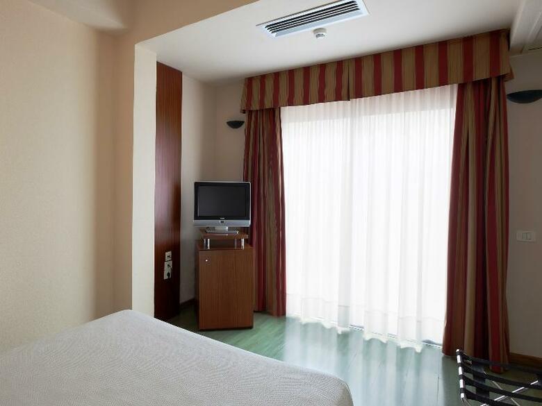 Hotel NH Las Palmas Playa Las Canteras