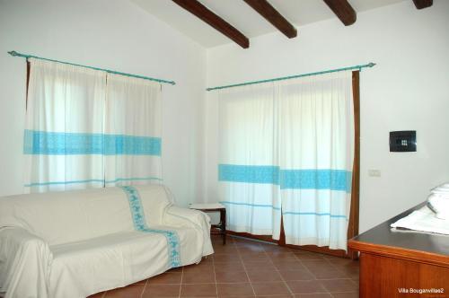 Le Bouganvillae