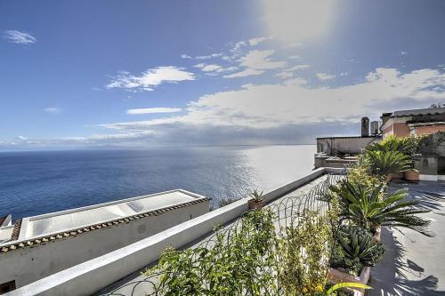 Praiano Villa Sleeps 5 Air Con Wifi