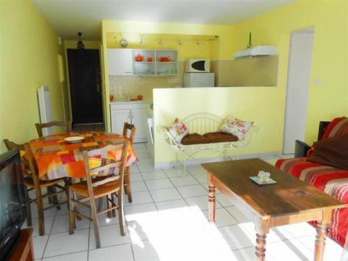 Apartment Appartement A 2 Pas de La Plage Et Des Commerces
