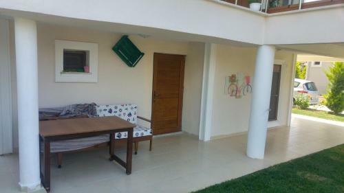 Flora Maya House