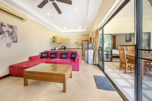 Private Beach Majestic Pool Villa Pattaya