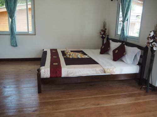 Hotel Koh Ngai Seafood