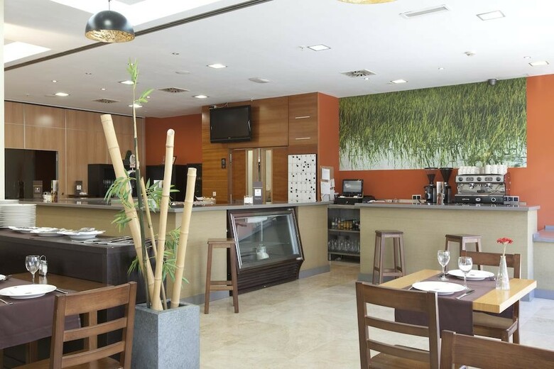 Hotel V�rtice Sevilla