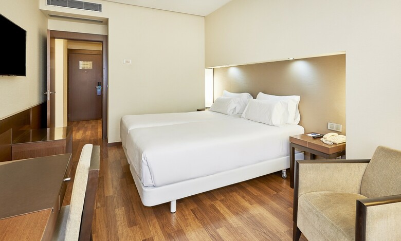 Hotel NH Sevilla Plaza De Armas