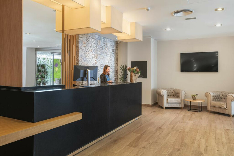 Hotel Catalonia Giralda