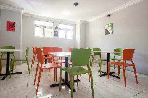 Hostal Reddoorz Plus Near Marvell City