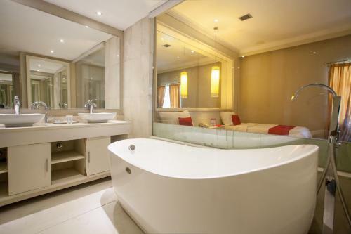 Hotel Reddoorz Plus @ Hr Muhammad