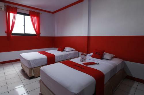 Hostal Reddoorz Plus @ Samratulangi Manado