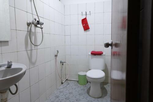 Hostal Reddoorz Plus @ Samratulangi Manado