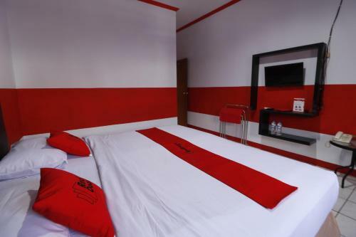 Hostal Reddoorz Plus @ Samratulangi Manado