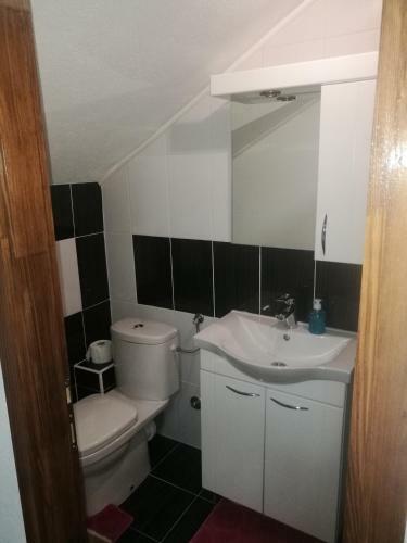 Hostal Guesthouse Vila Puzic
