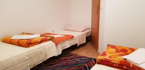 Hostal Rooms Rafomarija