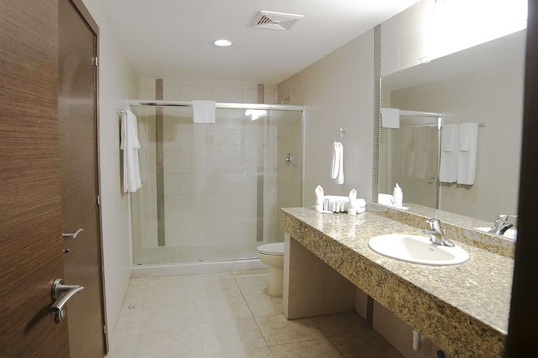 Victoria Hotel And Suites