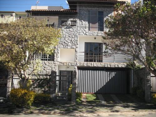Casa Em Local Apraz�vel