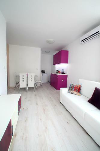 Apartamento Minismart Complex Rainbow Garden And Jacuzzi