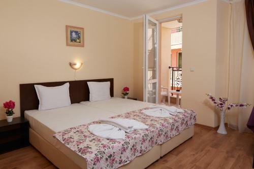 Feniks Apartments