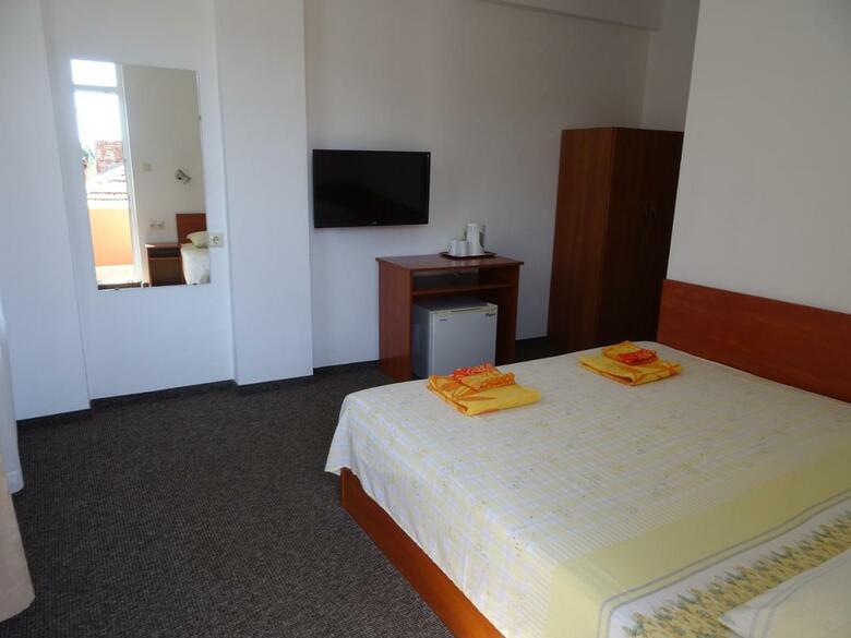 Hostal Dobrevi Guest House