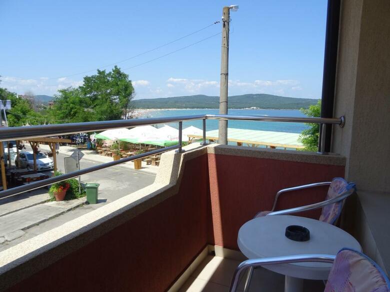 Hostal Dobrevi Guest House