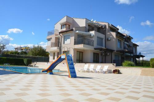 Sunrise Two-bedroom Apartment