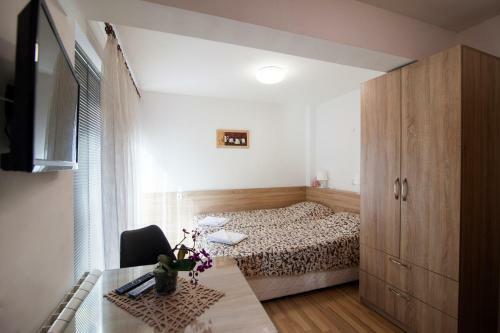 Zara Apartments