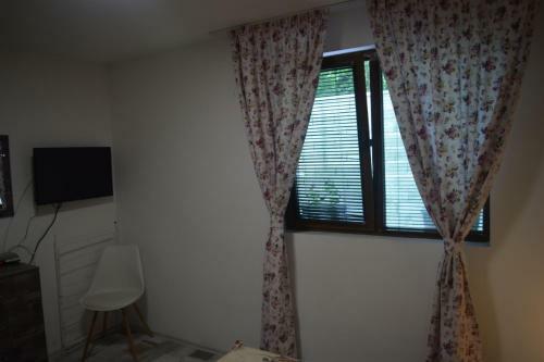 Zara Apartments