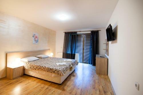 Zara Apartments