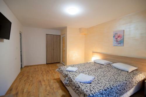 Zara Apartments