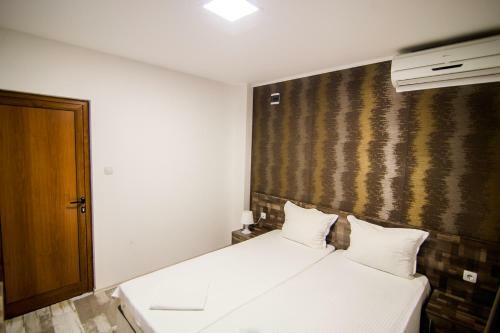 Zara Apartments