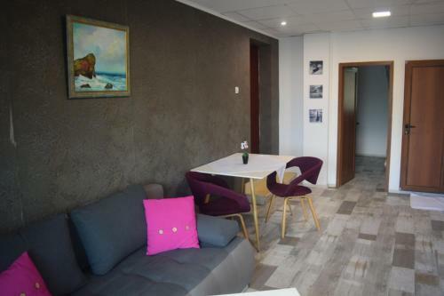 Zara Apartments
