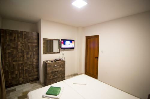 Zara Apartments